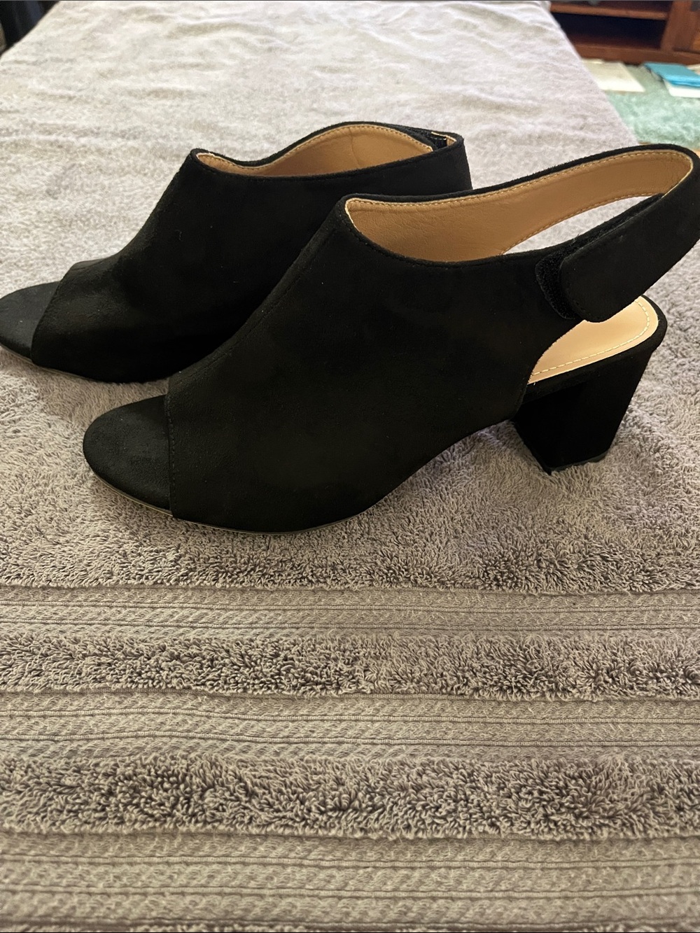 Black Open-Toe Block Heel Slingback Women’s Sandal